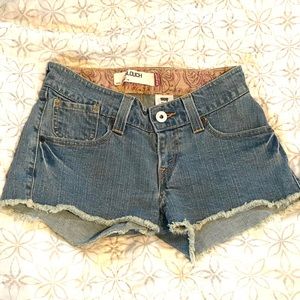 Juniors Levi’s Denim Shorts